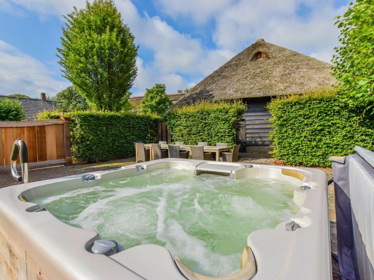 Unique Holiday Home With A Hot Tub Alphen  Exterior foto